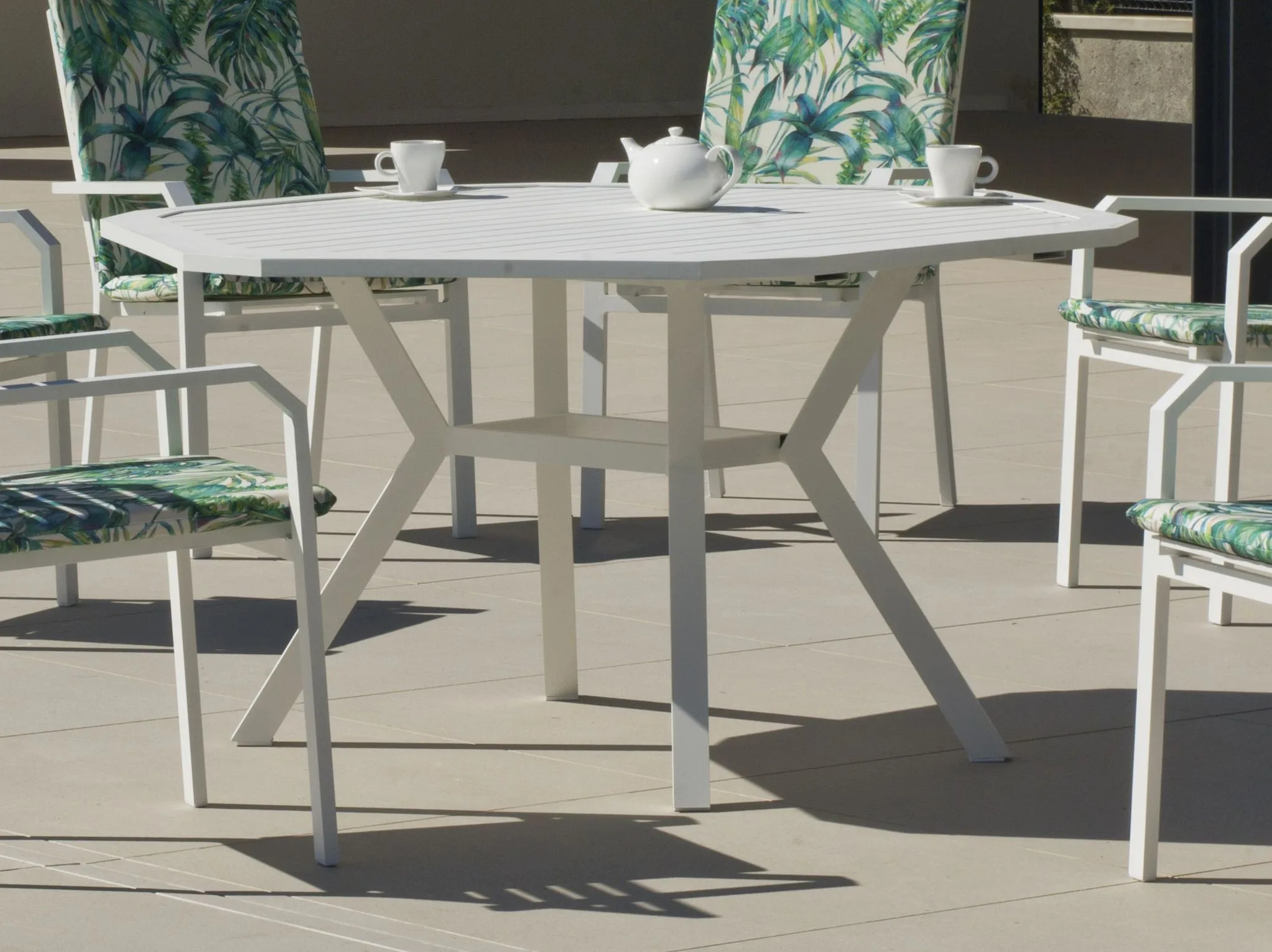 Mesa hexagonal para jardín de aluminio Brasilia