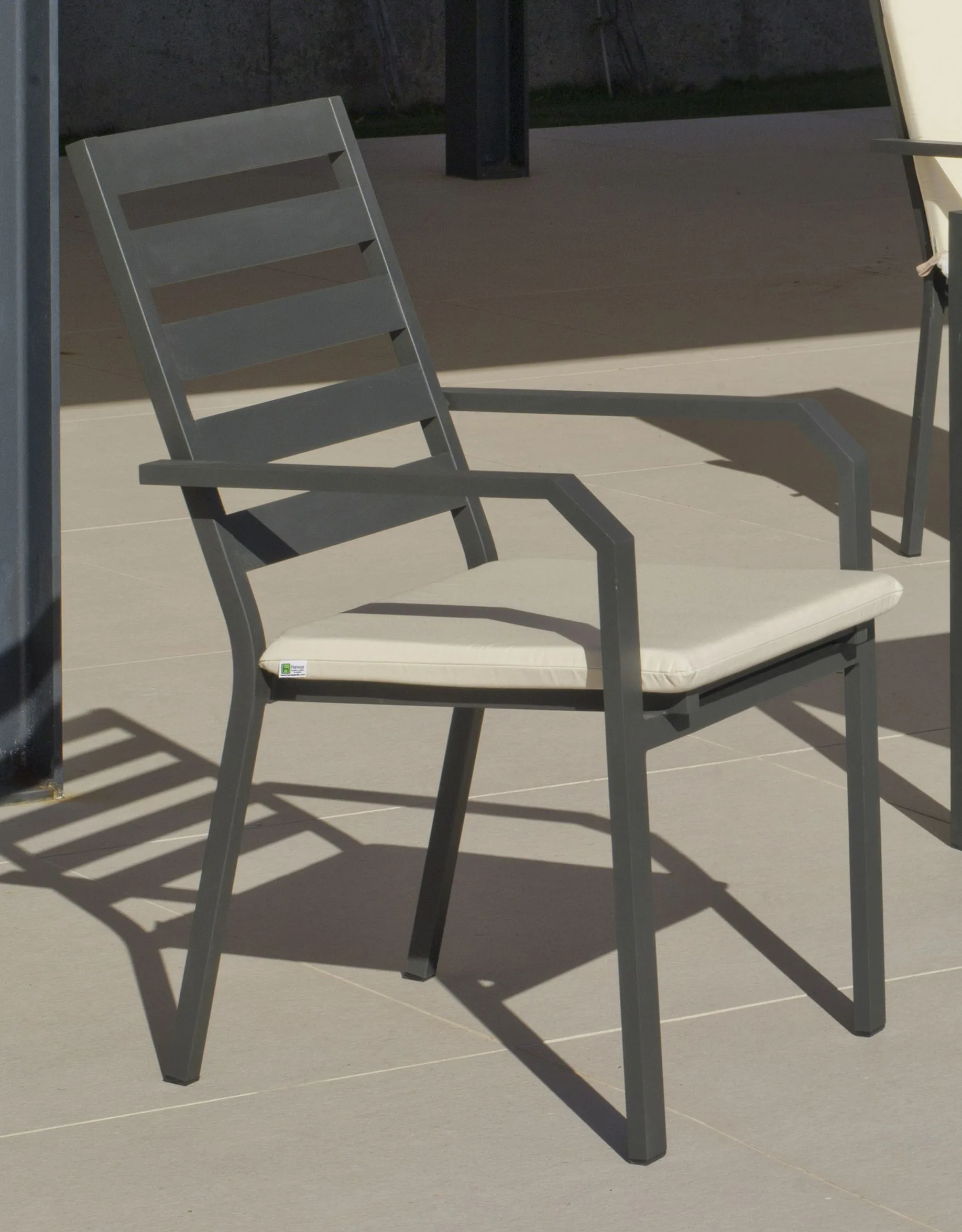 Silla con brazos para jardín Caravel 3