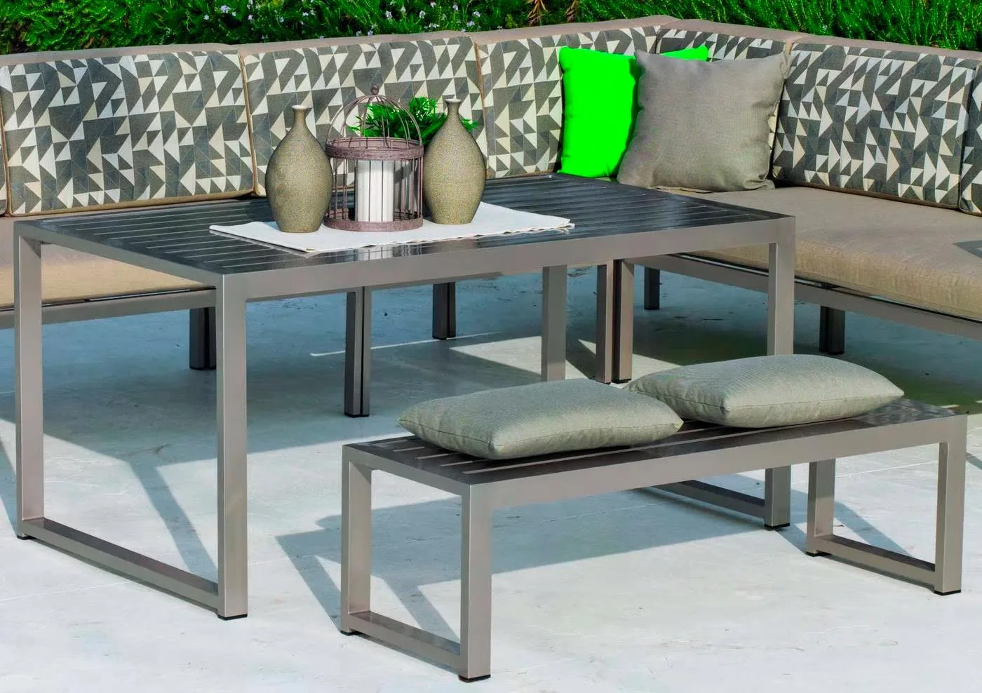 mesa alta con banco a juego Rosella