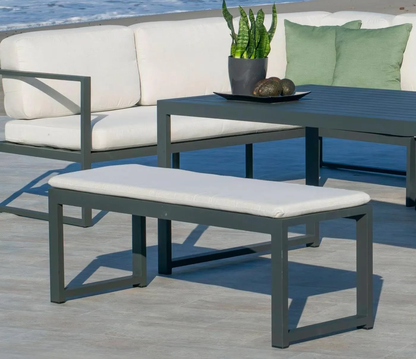 Banco de aluminio con cojín para jardín