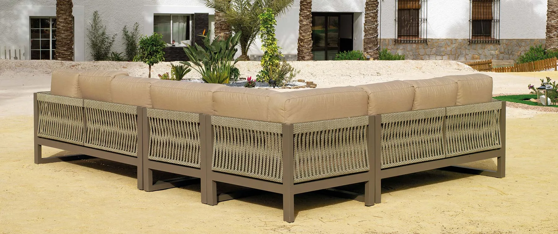 Vista trasera Rinconera de diseño aluminio y cuerda trenzada Monterrey