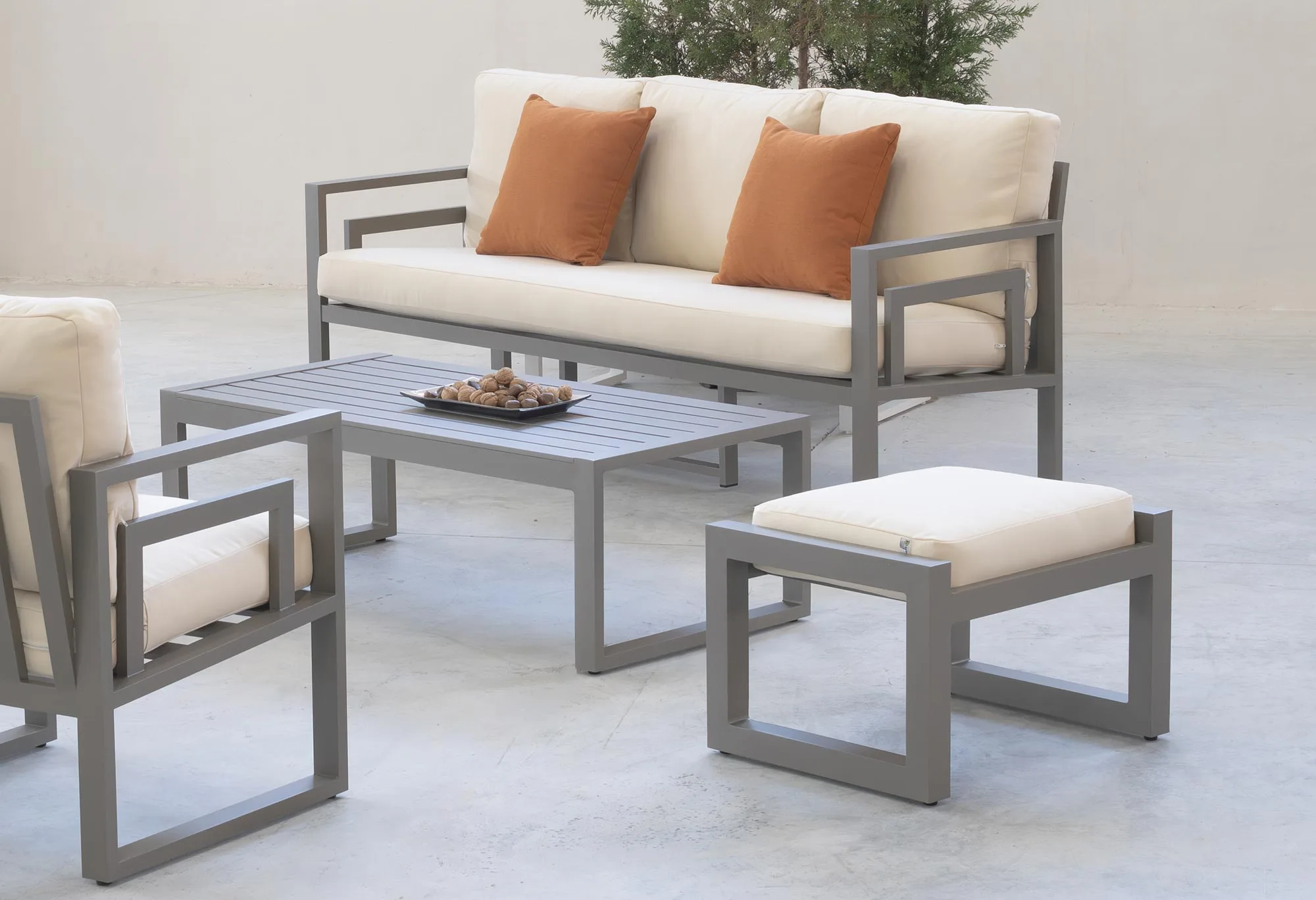 Sofá exterior económico con cojines Dralón Senia